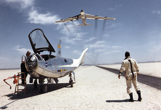 Research pilot Bill Dana watches as Balls 8 performs a flyover after a successful test of the HL-10 lifting body (NASA)
